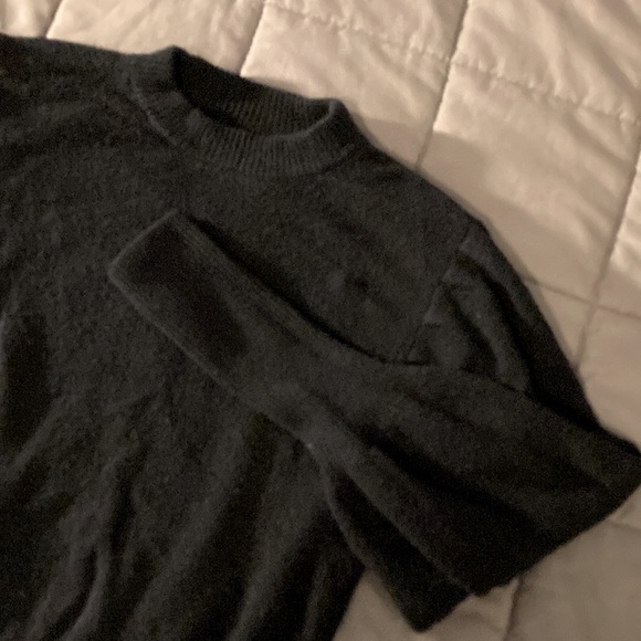 Who What Wear super soft black sweater with ballon sleeves, fitted waist. Small. - Picture 2 of 4